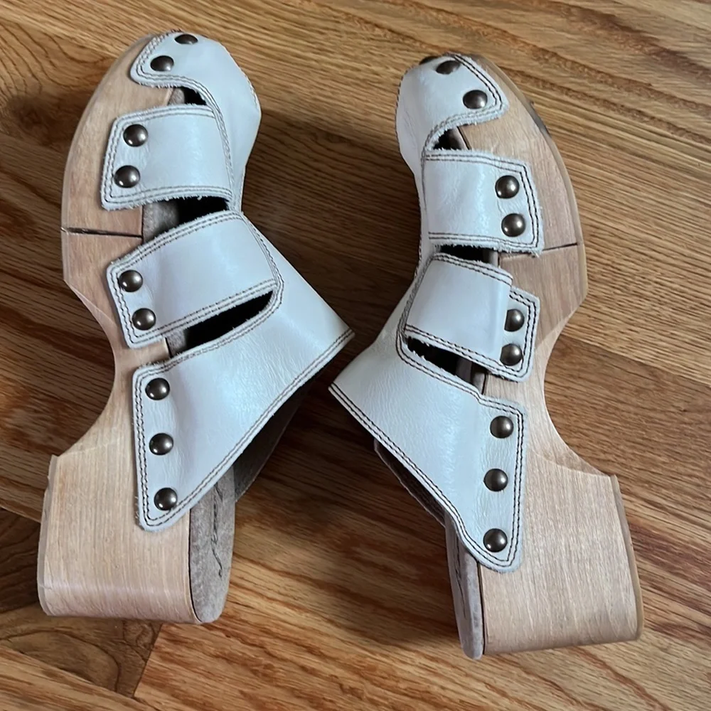 New Free People Libra studded clogs size 10 US 40 EU or 7 US 37 EU or 38 EU 8 US
